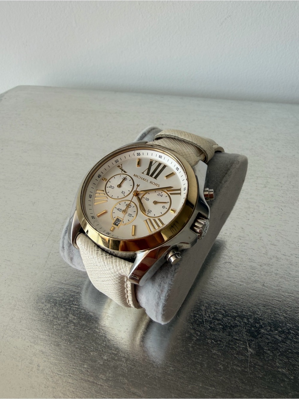 Michael Kors Gold and Cream Chronograph Wristwatch | MK2282
